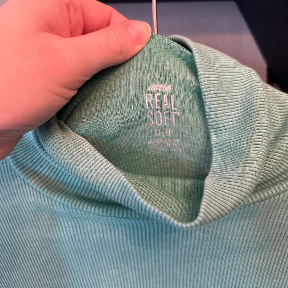 Light Green Ribbed Turtleneck - Picture 2 of 3